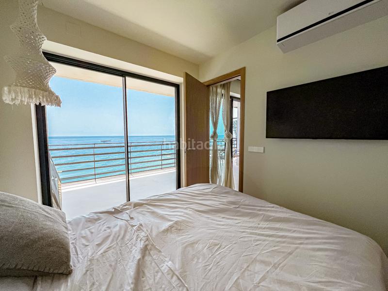 Foto af8e5e70-4f6c-4c58-9fec-8d857a09e11c. Apartamento  totalmente renovado frente a la playa con impresionantes vistas al mar centro en Marbella