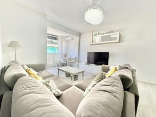 Apartament en Divina Pastora. Apartamento de 3 dormitorios totalmente renovado en marbella cen