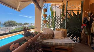 Dúplex a Santa Eulària des Riu. Acogedor apartamento dúplex con gran terraza en siesta
