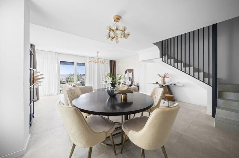 Foto 16545bae-944e-401a-bf76-79c2e61a2b4b. Casa aparellada amb calefacció aparcament piscina a Mijas