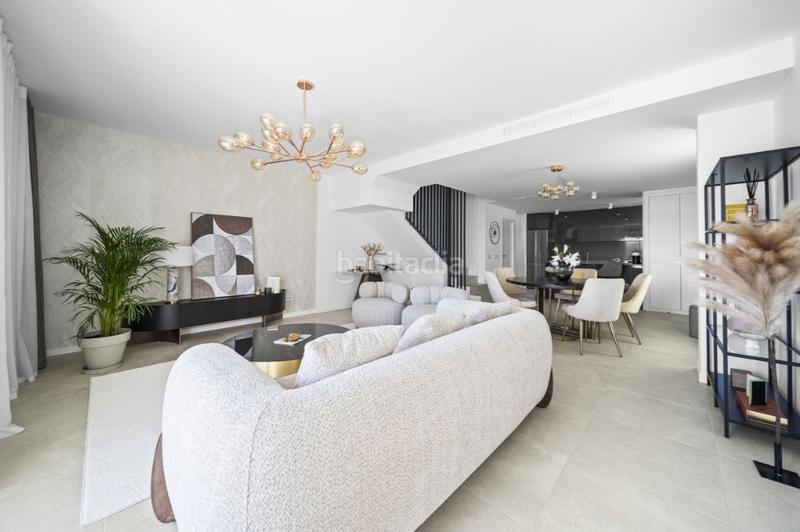 Foto 33b472ec-68df-4f52-bc46-7f9ad245fc6f. Casa aparellada amb calefacció aparcament piscina a Mijas