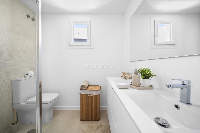 Foto 61ef53a1-9f19-4706-96bb-e80088ff8658. Casa aparellada amb calefacció aparcament piscina a Mijas