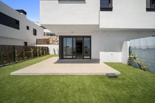 Maison jumelée à La Cala Mijas. Modernos pasos de confort desde el mar  nueva casa pareada en la