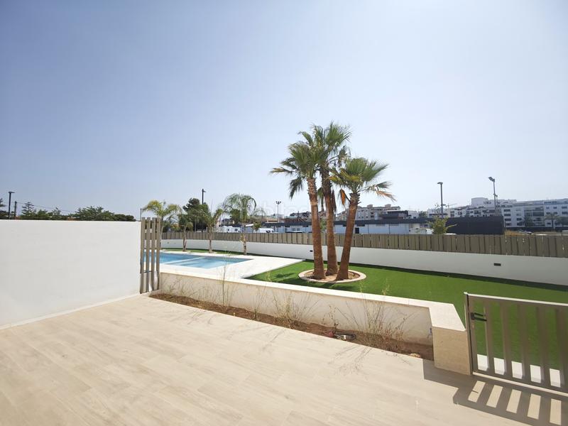 Foto 344ef29a-5ff0-4a12-8cc3-4dd369f7b448. Lloguer planta baixa amb aparcament piscina a S´Eixample-Can Misses Ibiza