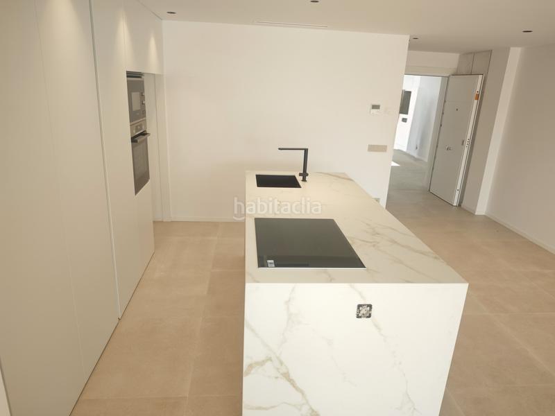 Foto 3e5aeb2c-643b-4fc3-a8c1-00065c787f12. Location rez-de-chaussée avec parking piscine dans S´Eixample-Can Misses Ibiza