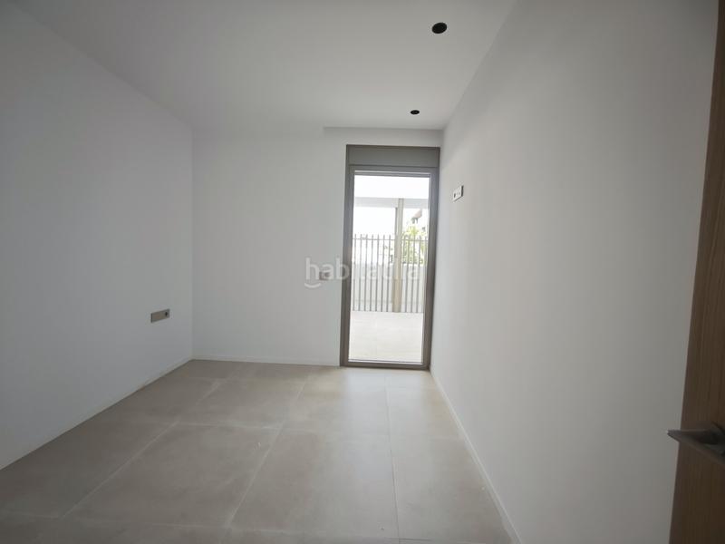 Foto 5d510b9d-d573-4fd4-b1eb-3948e751013c. Location rez-de-chaussée avec parking piscine dans S´Eixample-Can Misses Ibiza