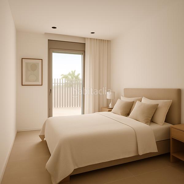 Foto 5f71aca4-9a3b-4bba-9af6-b5840c9a2e25. Location rez-de-chaussée avec parking piscine dans S´Eixample-Can Misses Ibiza