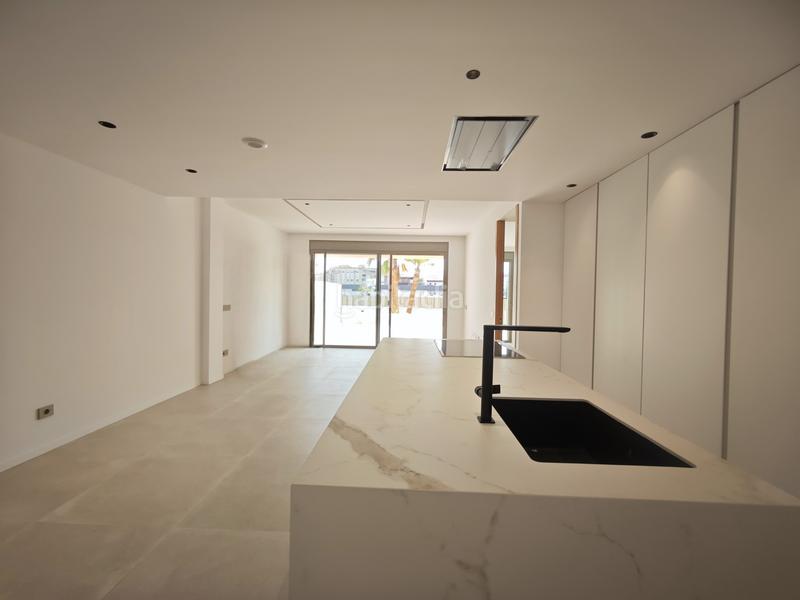 Foto b01e7681-1ea2-488f-a80a-4e3ef21a9b21. Location rez-de-chaussée avec parking piscine dans S´Eixample-Can Misses Ibiza