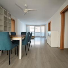 Piccolo appartamento in S´Eixample-Can Misses. Moderno apartamento de 3 dormitorios en can misses, ibiza
