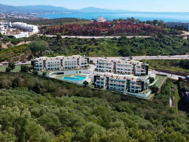 Foto e60a77ce-8344-447c-b97a-bc39aab35377. Erdgeschoss mit parking pool in Chullera Manilva