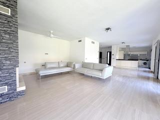 Miete Haus in Riviera del Sol. Moderna villa de 3 dormitorios con piscina privada  golf vistas
