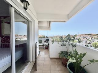 Appartement à Riviera del Sol. Amplia apartamento de 3 dormitorios con vistas al mar y 50m2 ter