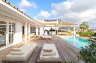 Maison à El Paraíso. Villa única con encanto en nueva atalaya, benahavís