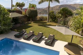 Casa en Istán. Hermosa villa de 3 dormitorios con vistas panorámicas en sierra