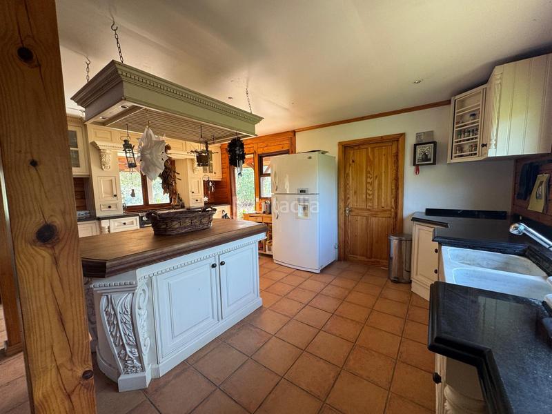 Foto f2d389d7-fbdc-40dc-a44a-9ea9a387642c. Casa amb aparcament a la cala Mijas Mijas