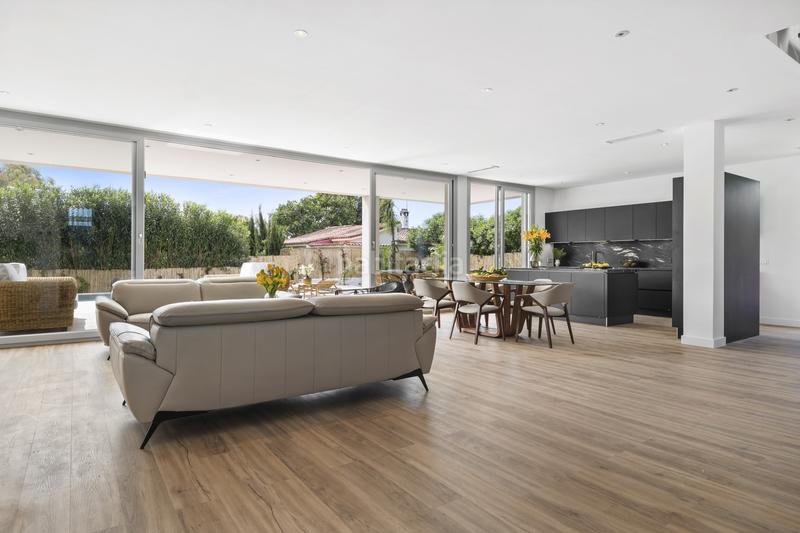 Foto a34bb182-9e7c-45e1-aaa2-fad2e8f78a48. Casa con parcheggio piscina in San Pedro de Alcántara Pueblo Marbella