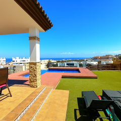 Lloguer Casa a La Cala Mijas. Amplia villa de 3 dormitorios con gran sótano, piscina privada y