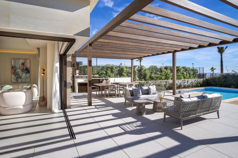 Foto 85c3f5d4-8ced-4e99-8193-7d5616ad75cc. Haus mit parking pool in El Velerín Estepona