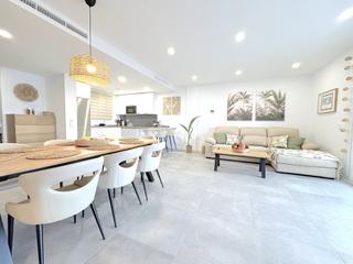 Rent Semi detached house in La Cala Mijas. Casa adosada de 4 dormitorios con vistas al jardín y al mar  alq