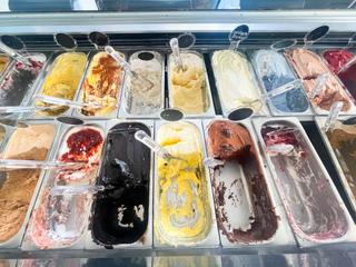 Lloguer Local Comercial a S´Eixample-Can Misses. Traspaso de heladeria en el centro de ibiza