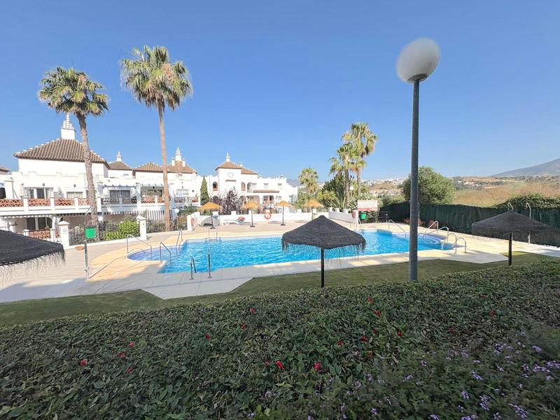 Foto 0fb1e9ba-209a-47f3-b854-d1623a95cbe8. Location rez-de-chaussée avec parking piscine dans Mijas golf Mijas