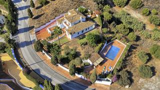 Haus in Mijas Golf. Exclusiva villa de cinco dormitorios con vistas al golf y al mar