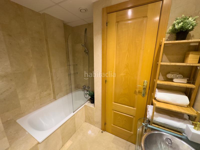 Foto 1f02da38-f958-4665-8025-c4c305273f86. Miete zweistöckige wohnung mit parking pool in Zona Centro Comercial Torrequebrada Benalmádena