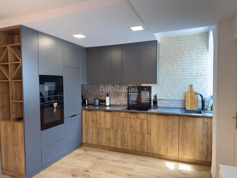 Foto 8a99f8de-7be3-4e8e-a10e-02ced3074178. Miete zweistöckige wohnung mit parking pool in Zona Centro Comercial Torrequebrada Benalmádena