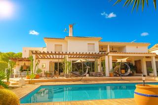 Maison à Pinos de Alhaurín. Villa exclusiva en pinos de alhaurín, alhaurín de la torre, mála