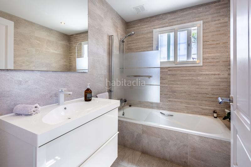 Foto 6235919c-7c91-4f66-bafc-4ca39bffda8a. Casa amb calefacció aparcament piscina a Coín