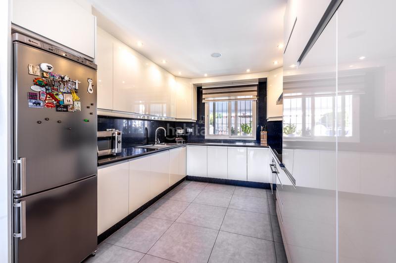 Foto e94458d6-30d7-4cdf-a914-8e48d101de74. Casa amb calefacció aparcament piscina a Coín