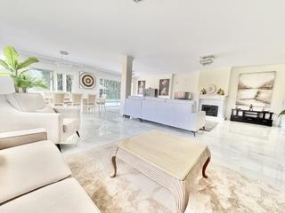 Miete Haus in Elviria. Villa de lujo con piscina para alquiler a largo plazo en elviria