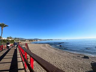 Casa in El Faro de Calaburra - Chaparral. Amplia villa con gran potencial en el faro  a poca distancia de