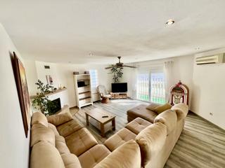 Chalet à Felix. Amplia villa con vistas excepcionales y apartamento independient