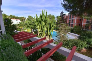 Apartamento en Sant Carles. Apartamento con piscina comunitaria en la urbanización la joya,