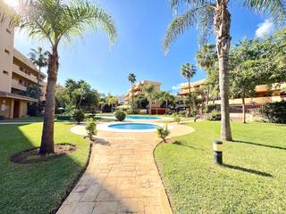 Apartamento en La Cala Mijas. Apartamento de 3 dormitorios en planta baja con terraza excepcio