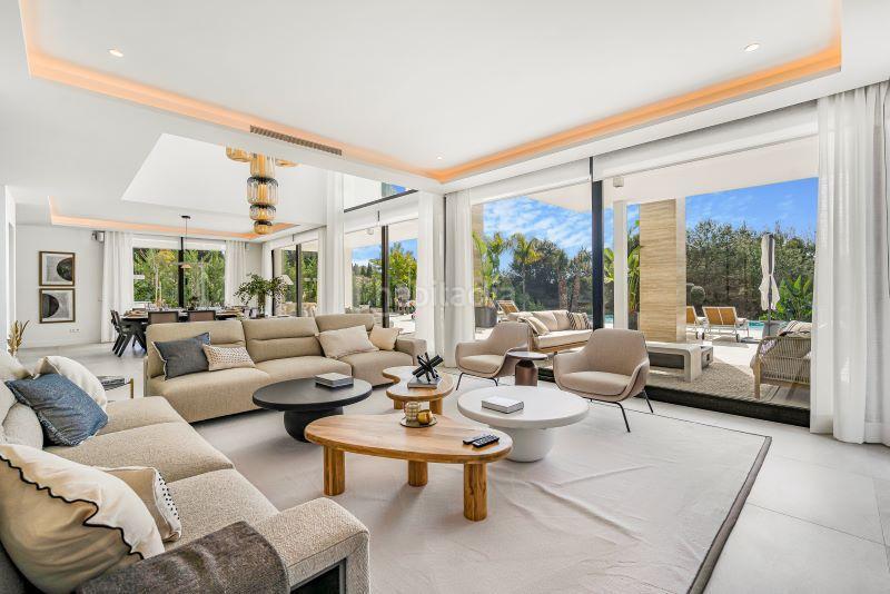 Foto 86b710c6-1a02-492c-9b6b-1d7bf161a0e0. House with parking pool in Puente Romano Marbella