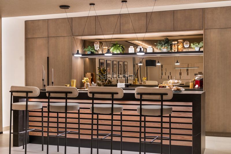 Foto d3bd3130-a11d-46ec-9a5e-c8d2092e9420. House with parking pool in Puente Romano Marbella