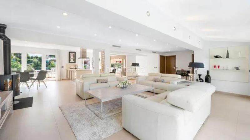 Foto 8953a6e8-37ea-44f9-bc10-422fbb6c5db4. Casa con riscaldamento parcheggio piscina in Nueva Alcántara Marbella