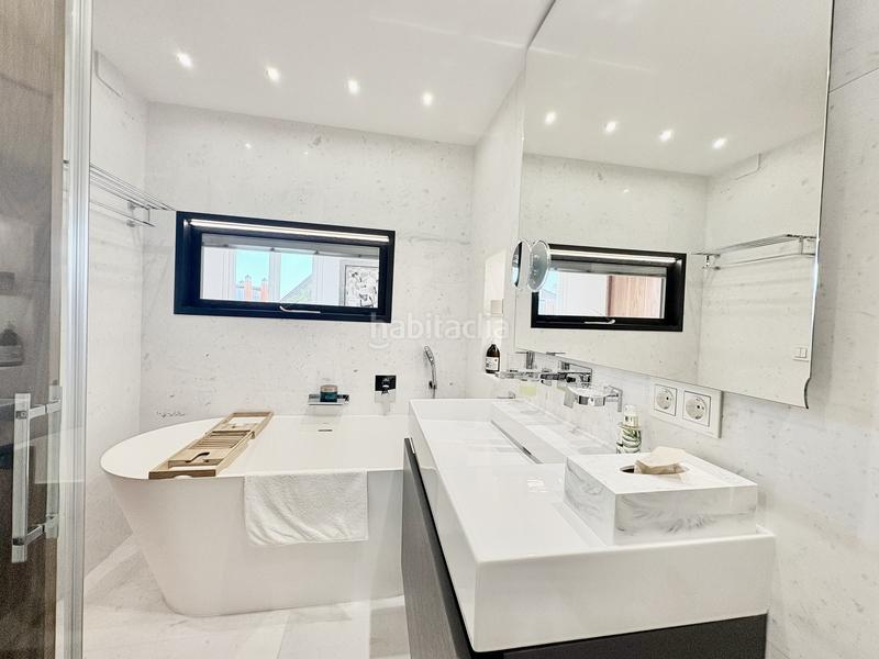 Foto 3926ff87-b194-4968-9a72-4b704c098311. Maison jumelée avec parking piscine dans bahía de Marbella Marbella