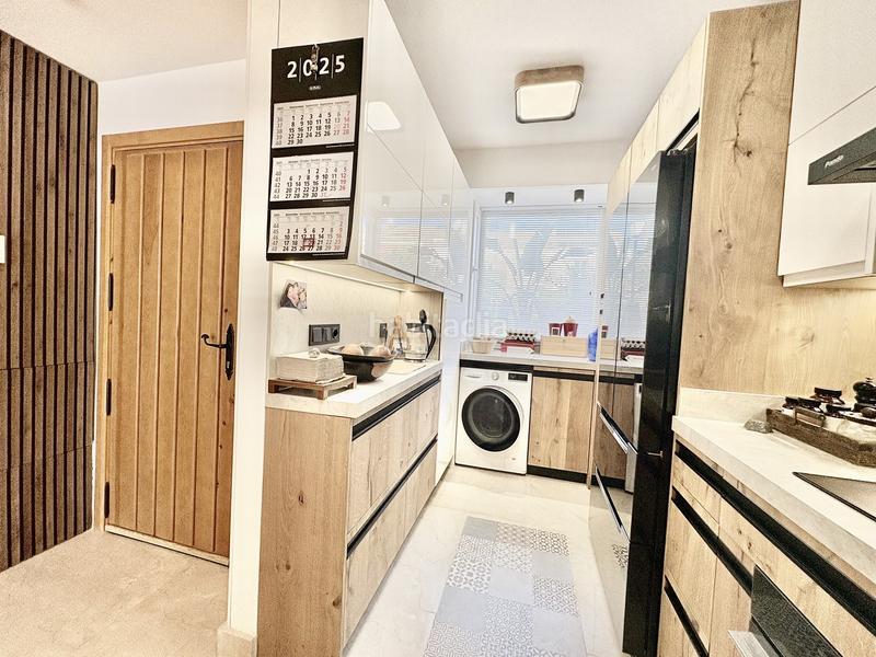 Foto e6d10d7f-6837-4497-9a4b-cda83c2a966b. Maison jumelée avec parking piscine dans bahía de Marbella Marbella