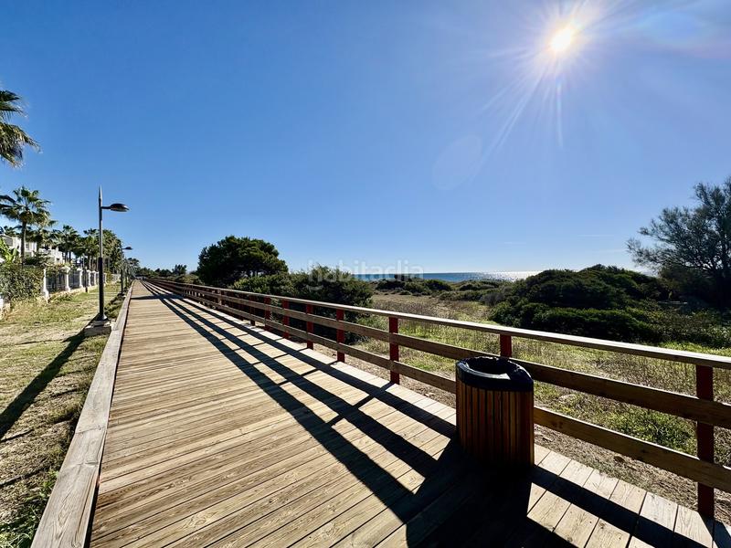 Foto f4a6a3fb-70b3-4530-86a7-032e5d8997fb. Maison jumelée avec parking piscine dans bahía de Marbella Marbella