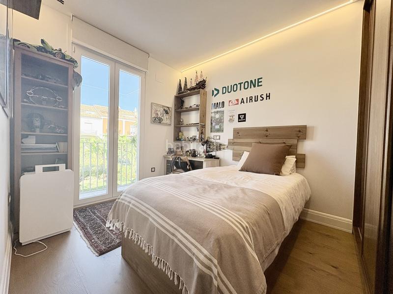 Foto f99dad1a-4b9f-4823-b6b5-f93829994773. Maison jumelée avec parking piscine dans bahía de Marbella Marbella