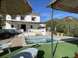 Masia a Álora. Hermosa casa de campo en los impresionantes alrededores de el ch