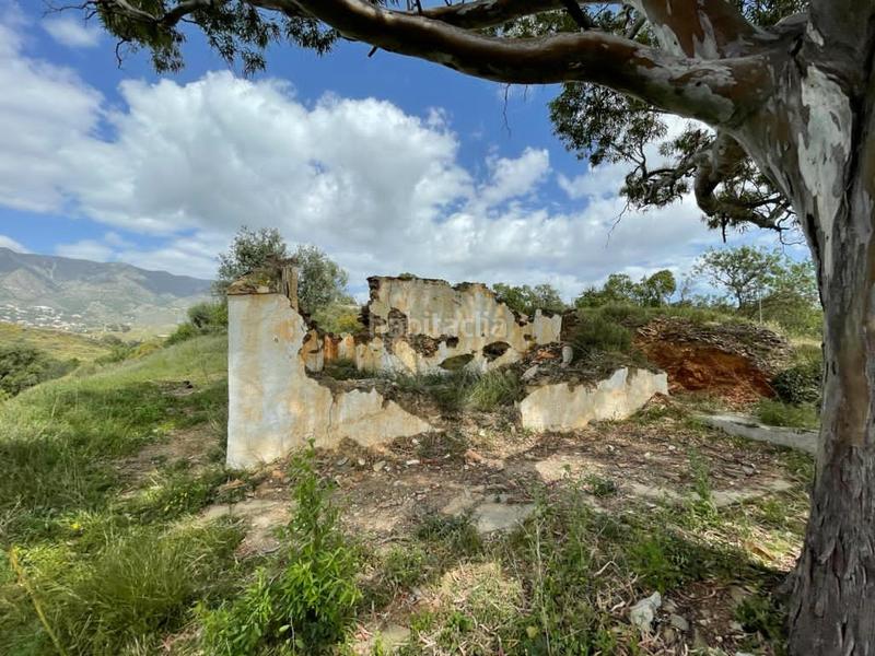 Foto 3380a6ad-a950-43e4-b7ea-7e3431937513. Terreno residencial terreno rustico con ruina con vistas a la montaña, en Mijas