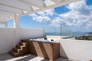 Casa adossada a Chullera. Adosado de lujo con vistas panorámicas cerca de sotogrande.