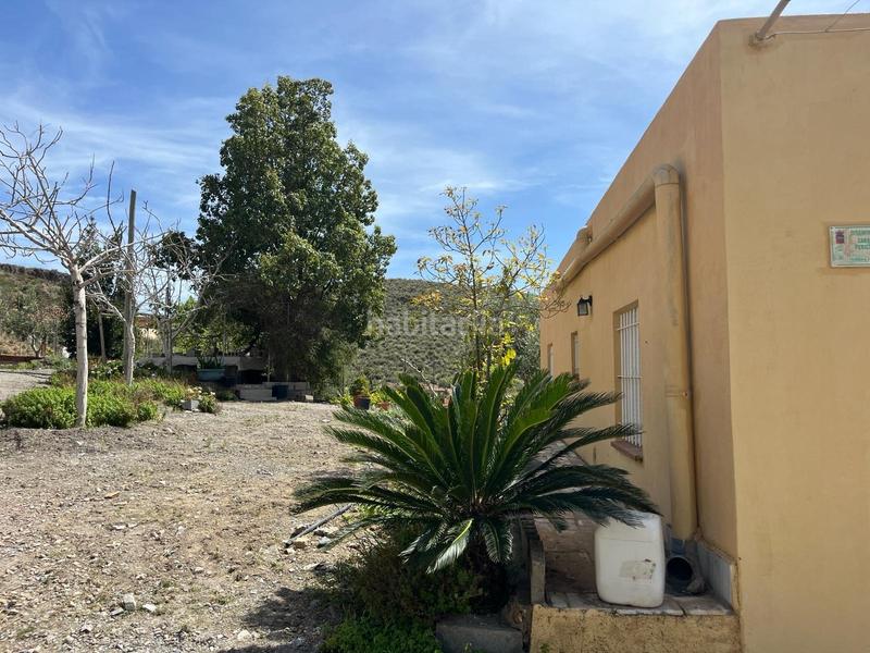 Foto 354a64f1-a429-41e2-8e24-f0ffda5a7d3b. Terreno residencial vicar parcela de 2.073 m2 casa de 122 m2 en Vícar