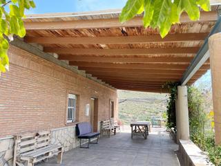 Terreny residencial a Vícar Pueblo. Vicar  parcela de 2.073 m2  casa de 122 m2
