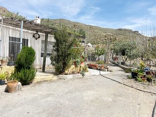Terreno residenziale in Vícar Pueblo. Vicar  parcela de 2.073 m2  casa de 122 m2
