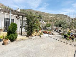 Terrain résidentiel à Vícar Pueblo. Vicar  parcela de 2.073 m2  casa de 122 m2